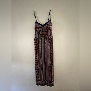 Comfortable multi - colored and patterned dress ☀️